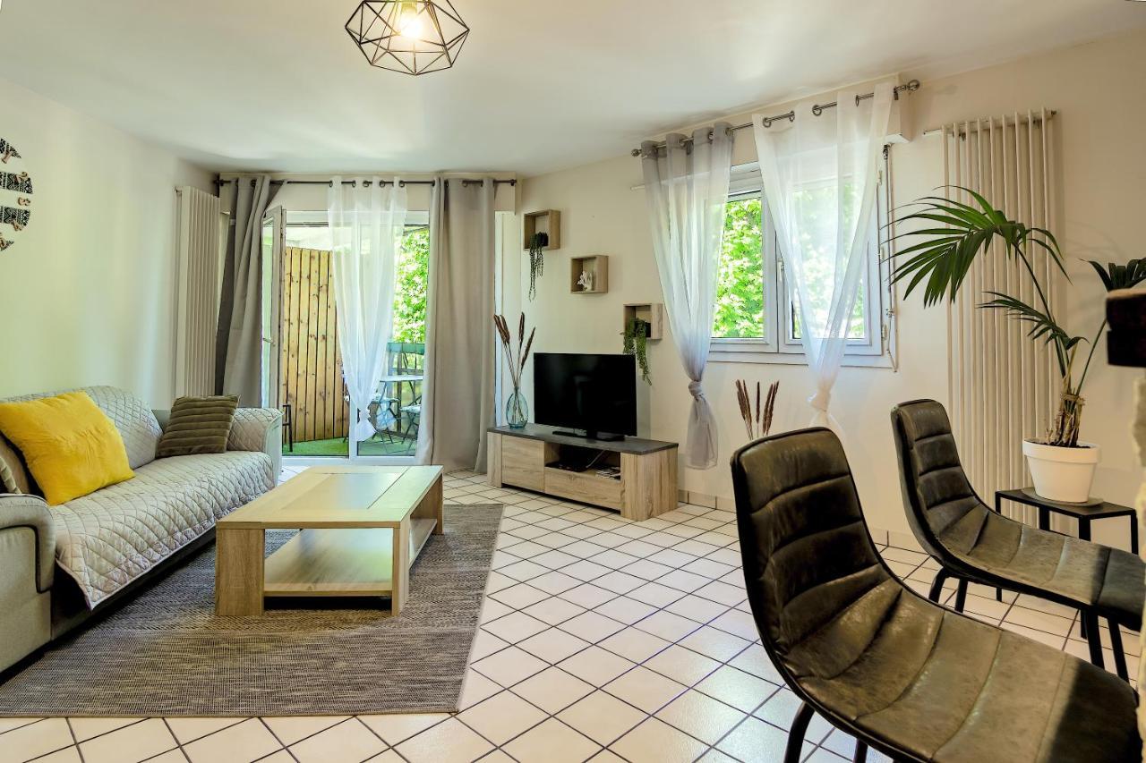 100 Geneve Joli T2 Avec Place De Parking Privee 안시 외부 사진