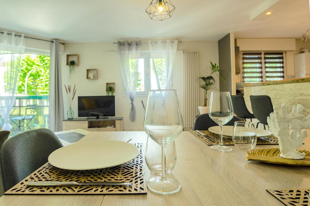 100 Geneve Joli T2 Avec Place De Parking Privee 안시 외부 사진
